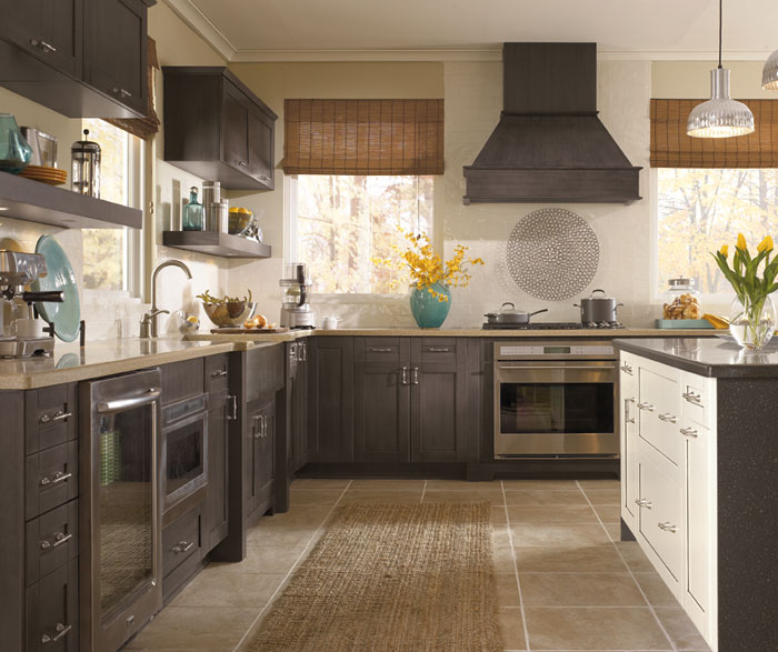 Shaker style cabinets in casual kitchen by Kitchen Craft Cabinetry