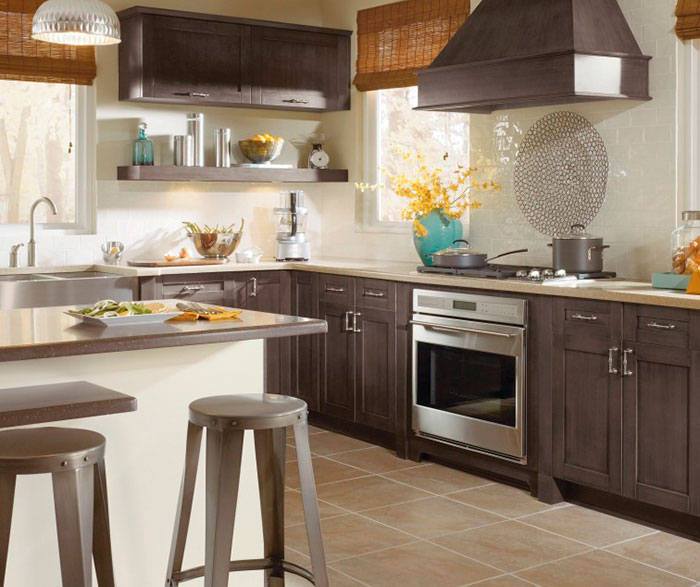 Shaker Style Cabinets in a Casual Kitchen